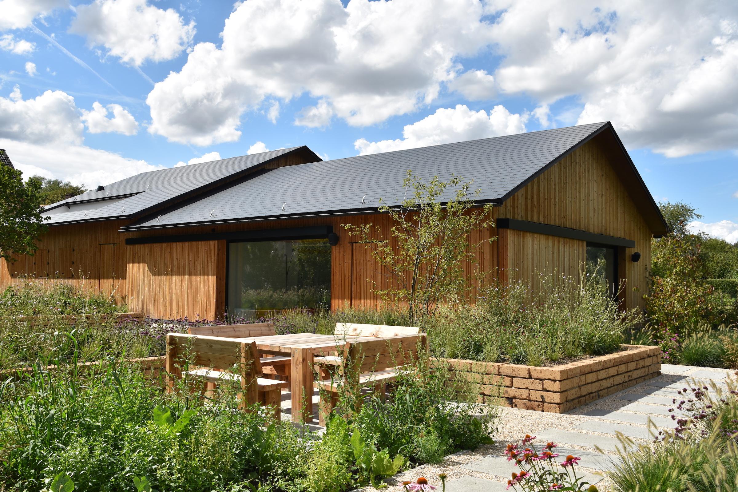 Creative Wonderland — wooden building with garden in Hoegaarden